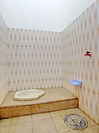 SPOT ON 92926 Guest House Cemara 1 Syariah