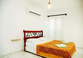 Family- Pool- Bbq- Sleeps 8- Parking- w/ Air Con