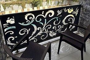 Family- Pool- Bbq- Sleeps 8- Parking- w/ Air Con
