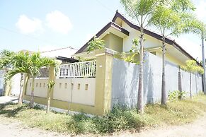 SPOT ON 92992 Kost Amantu