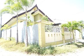 SPOT ON 92992 Kost Amantu