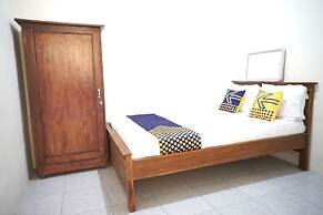 SPOT ON 92992 Kost Amantu