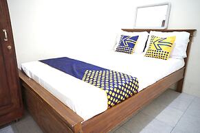 SPOT ON 92992 Kost Amantu