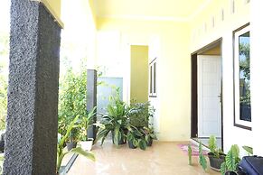 SPOT ON 92992 Kost Amantu