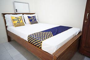 SPOT ON 92992 Kost Amantu