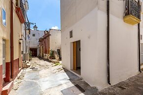 3482 Vico dei Mille by Barbarhouse