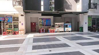 Collection O 92981 Apartemen The Jarrdin By Gold Suites PropertyNearST