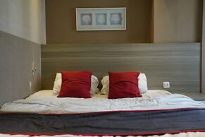 Collection O 92981 Apartemen The Jarrdin By Gold Suites PropertyNearST