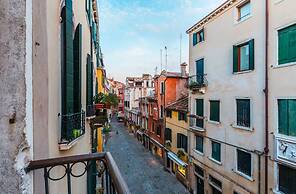 Lovely 1-bed Apartment in Venezia