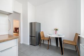 Rycerska Apartments by Renters