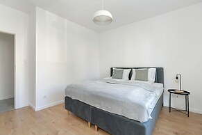 Rycerska Apartments by Renters