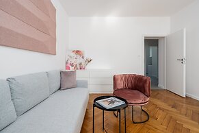 Rycerska Apartments by Renters