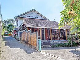 OYO 92885 Satriafi 2 Hotel