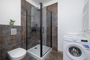 Modern Apartment Klimeckiego by Renters