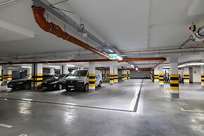 Modern Apartment Klimeckiego by Renters