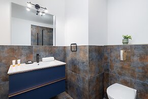 Modern Apartment Klimeckiego by Renters