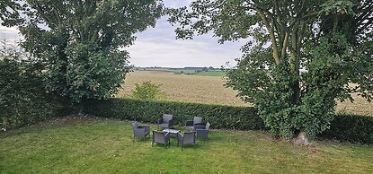 Modern Peaceful Open Plan 1-bed Apartment Rutland