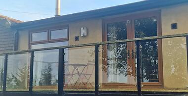 Modern Peaceful Open Plan 1-bed Apartment Rutland