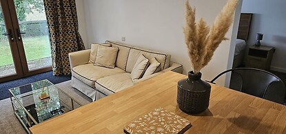 Modern Peaceful Open Plan 1-bed Apartment Rutland