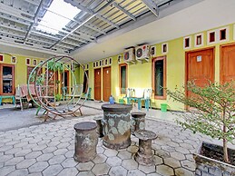 OYO 92998 Wiludjeng Guesthouse
