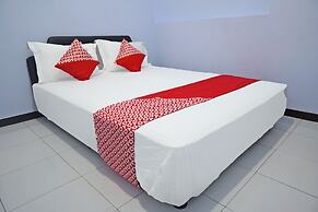 Super OYO 92965 Trisna Patihan Resort