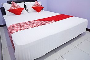 Super OYO 92965 Trisna Patihan Resort