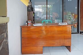 Super OYO 92965 Trisna Patihan Resort