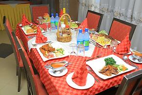 Holiday Express Hotel