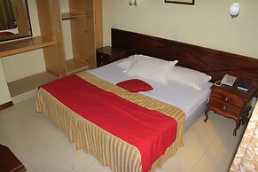 Holiday Express Hotel