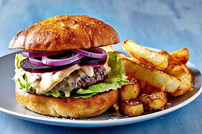 Holiday Express Hotel