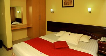 Holiday Express Hotel