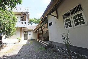 SPOT ON 92973 Madani Syariah Guesthouse