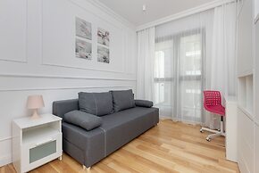 Apartment Skierniewicka 34 by Renters