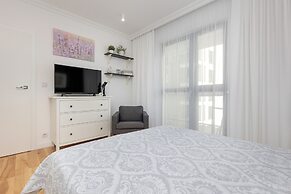 Apartment Skierniewicka 34 by Renters