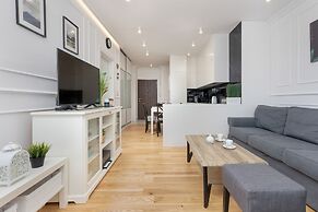 Apartment Skierniewicka 34 by Renters