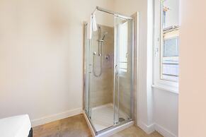 Novella Contemporary Apartment by Mmega