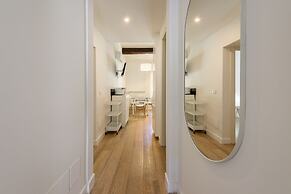 Novella Contemporary Apartment by Mmega