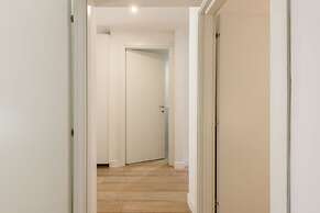 Novella Contemporary Apartment by Mmega