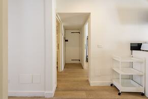 Novella Contemporary Apartment by Mmega