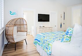 1281 Laurel Grove 3 Bedroom Home by RedAwning