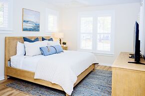 1281 Laurel Grove 3 Bedroom Home by RedAwning