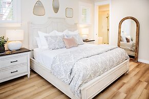 1281 Laurel Grove 3 Bedroom Home by RedAwning