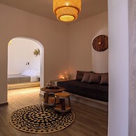 Athiri Luxury Suites Perivolos