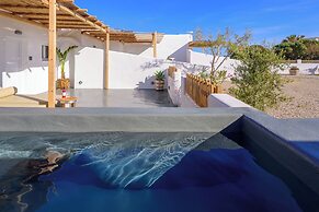 Athiri Luxury Suites Perivolos