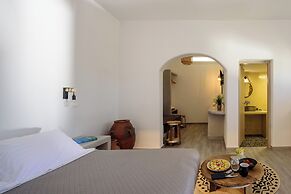 Athiri Luxury Suites Perivolos