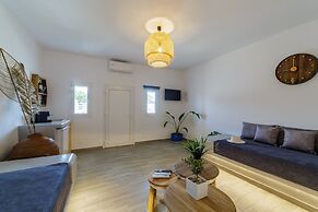 Athiri Luxury Suites Perivolos