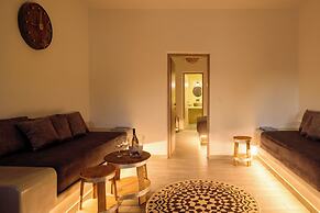 Athiri Luxury Suites Perivolos