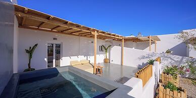 Athiri Luxury Suites Perivolos