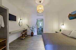 Athiri Luxury Suites Perivolos