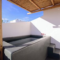 Athiri Luxury Suites Perivolos